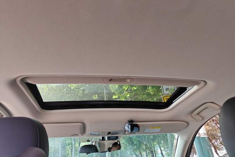 Used Mitsubishi Outlander 2019 2.0L Two-Wheel Drive Comfort Edition 5 Seats China VI Standard Headliner