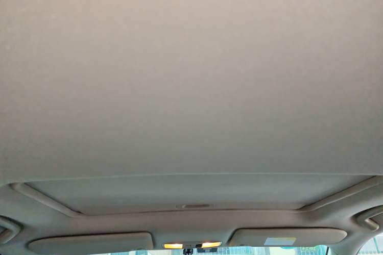 Used Mitsubishi Outlander 2019 2.0L Two-Wheel Drive Comfort Edition 5 Seats China VI Standard Headliner