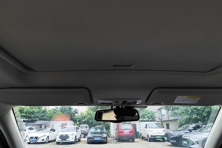 Used Mitsubishi Outlander 2019 2.4L 4x4 Zhi Xiang Edition 7 Seats China VI Standard Headliner