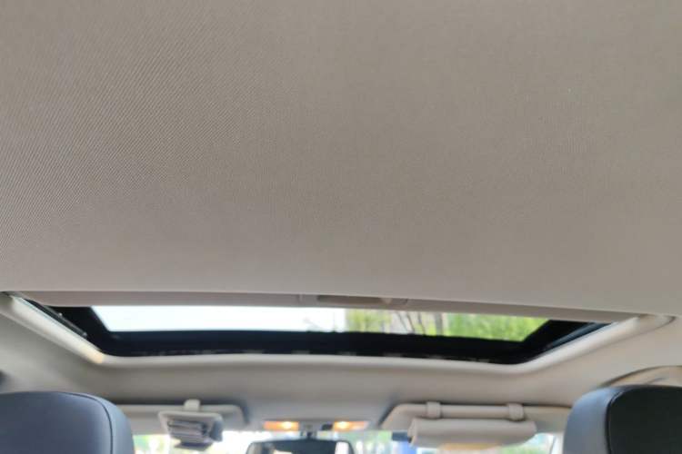 Used Mitsubishi Outlander 2019 2.0L Two-Wheel Drive Comfort Edition 5 Seats China VI Standard Headliner