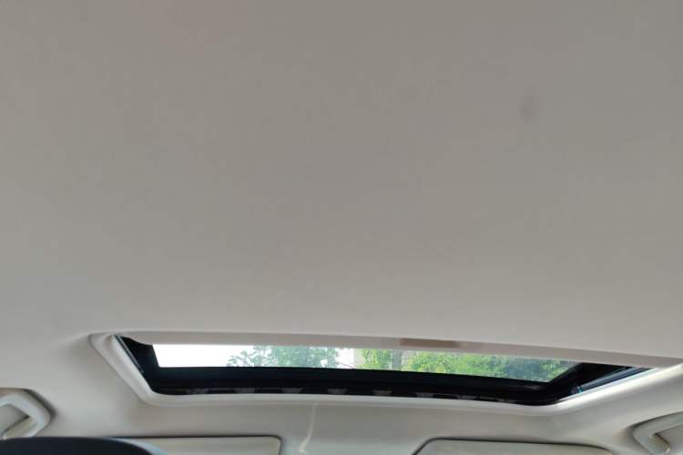 Used Mitsubishi Outlander 2019 2.0L Two-Wheel Drive Comfort Edition 5 Seats China VI Standard Headliner