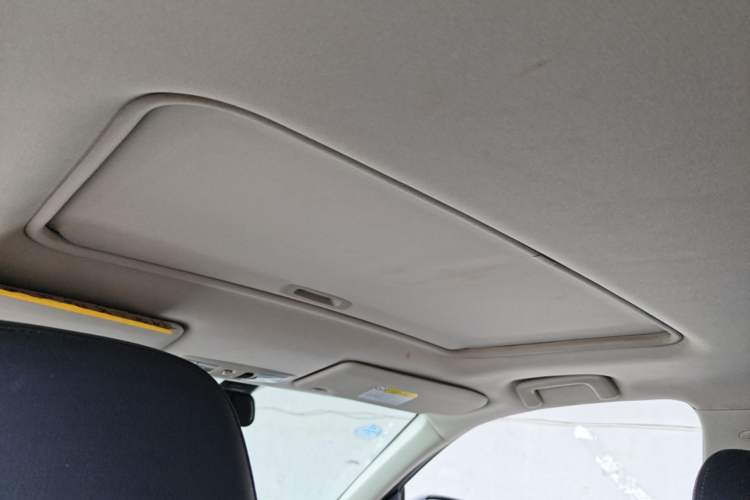 Used Mitsubishi Outlander 2019 2.0L Two-Wheel Drive Comfort Edition 5 Seats China V Standard Headliner
