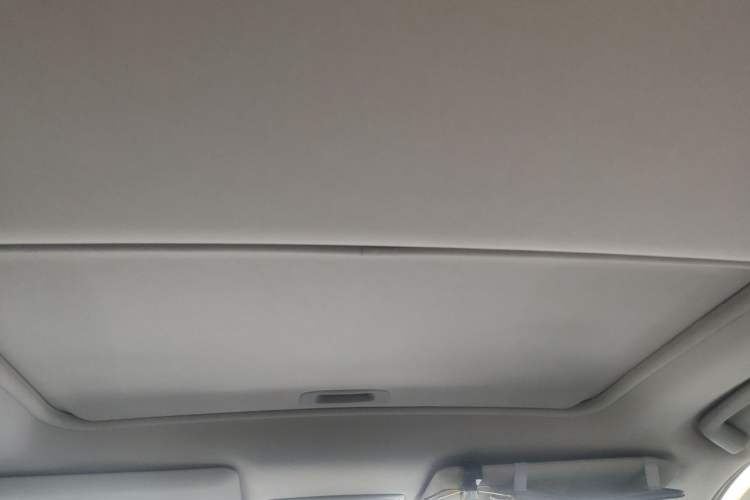 Used Mitsubishi Outlander 2019 2.0L Two-Wheel Drive Comfort Edition 7-Seater China VI Standard Headliner