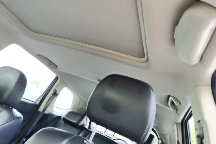 Used Mitsubishi Outlander 2019 2.4L 4x4 Zhi Xiang Edition 7 Seats China VI Standard Headliner