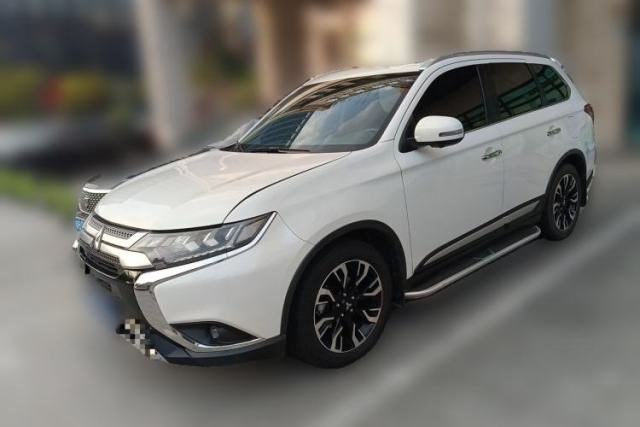 Used Mitsubishi Outlander 2019 2.4L 4x4 Zhi Xiang Edition 7 Seats China VI Standard