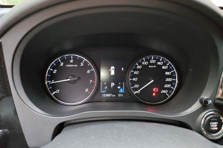 Used Mitsubishi Outlander 2019 2.0L Two-Wheel Drive Comfort Edition 7 Seats China V Emission Standard Instrument Cluster