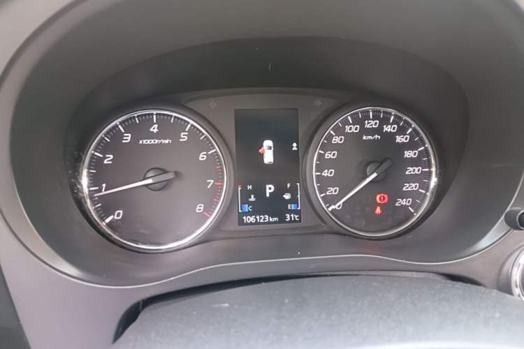 Used Mitsubishi Outlander 2019 2.0L Two-Wheel Drive Comfort Edition 5 Seats China V Standard Instrument Cluster