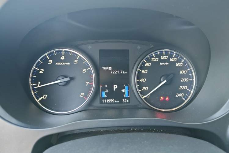 Used Mitsubishi Outlander 2019 2.0L Two-Wheel Drive Comfort Edition 5 Seats China VI Standard Instrument Cluster