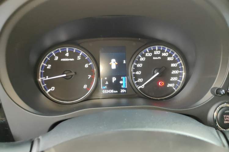 Used Mitsubishi Outlander 2019 2.0L Two-Wheel Drive Comfort Edition 5 Seats China VI Standard Instrument Cluster