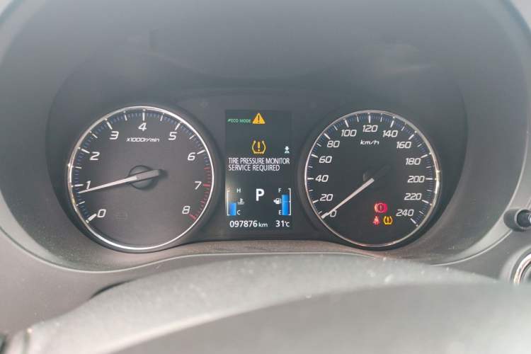 Used Mitsubishi Outlander 2019 2.0L Two-Wheel Drive Comfort Edition 5 Seats China VI Standard Instrument Cluster