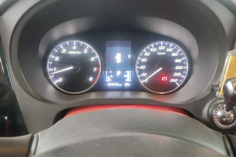 Used Mitsubishi Outlander 2019 2.0L Two-Wheel Drive Comfort Edition 5 Seats China VI Standard Instrument Cluster