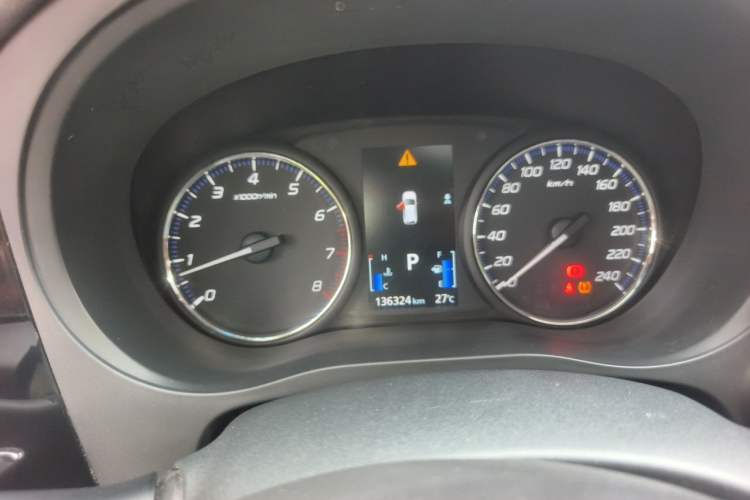 Used Mitsubishi Outlander 2019 2.0L Two-Wheel Drive Comfort Edition 5 Seats China V Standard Instrument Cluster