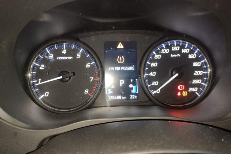 Used Mitsubishi Outlander 2019 2.0L Two-Wheel Drive Comfort Edition 5 Seats China V Standard Instrument Cluster