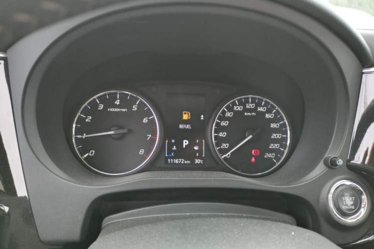 Used Mitsubishi Outlander 2019 2.0L Two-Wheel Drive Comfort Edition 5 Seats China VI Standard Instrument Cluster