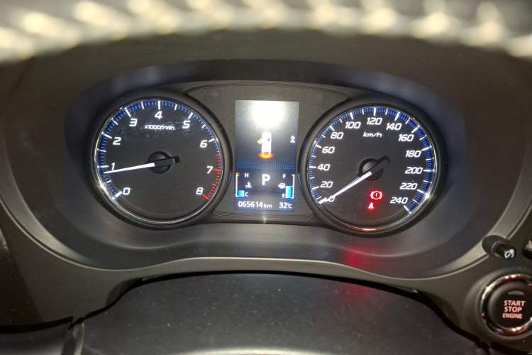 Used Mitsubishi Outlander 2019 2.0L Two-Wheel Drive Comfort Edition 5 Seats China V Standard Instrument Cluster
