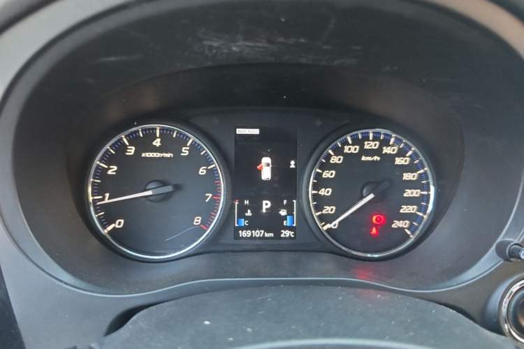 Used Mitsubishi Outlander 2019 2.4L 4x4 Zhi Xiang Edition 7 Seats China V Emission Standard Instrument Cluster
