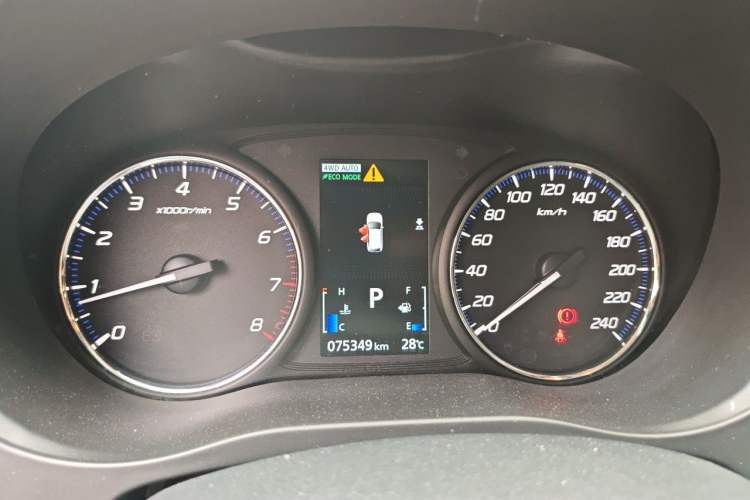 Used Mitsubishi Outlander 2019 2.4L 4x4 Zhi Xiang Edition 5 Seats China V Emission Standard Instrument Cluster