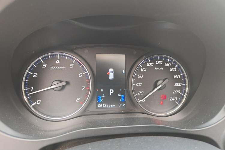 Used Mitsubishi Outlander 2019 2.0L Two-Wheel Drive Comfort Edition 5 Seats China VI Standard Instrument Cluster