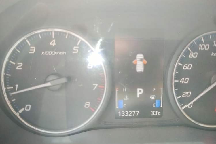 Used Mitsubishi Outlander 2019 2.0L Two-Wheel Drive Comfort Edition 5 Seats China V Standard Instrument Cluster