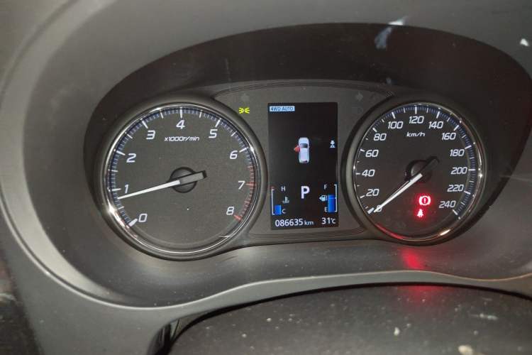 Used Mitsubishi Outlander 2019 2.4L 4x4 Zhi Xiang Edition 7 Seats China VI Standard Instrument Cluster