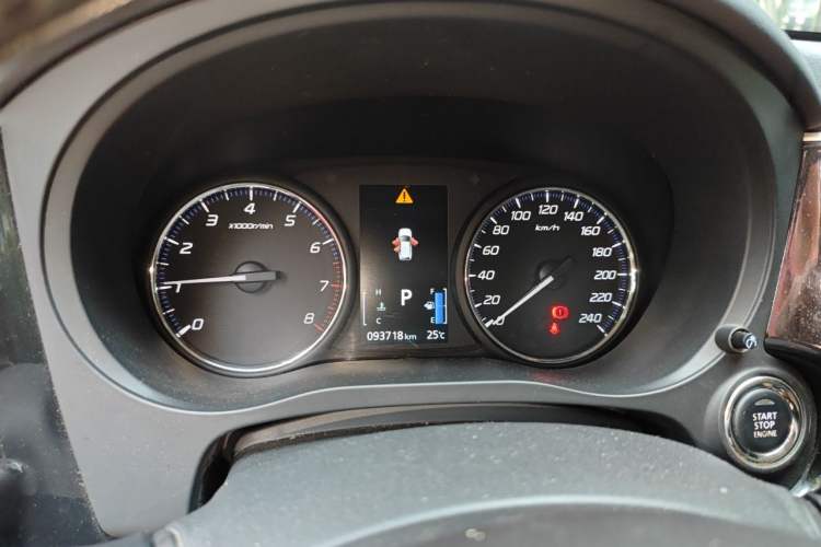 Used Mitsubishi Outlander 2019 2.0L Two-Wheel Drive Comfort Edition 7-Seater China VI Standard Instrument Cluster