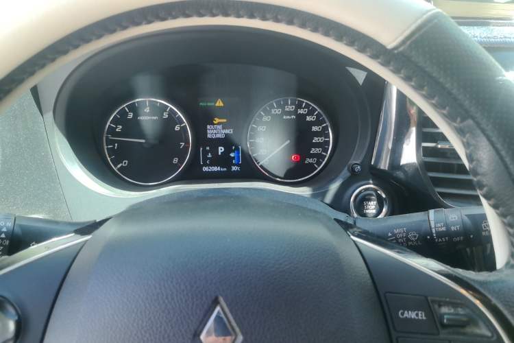 Used Mitsubishi Outlander 2019 2.0L Two-Wheel Drive Comfort Edition 5 Seats China V Standard Instrument Cluster
