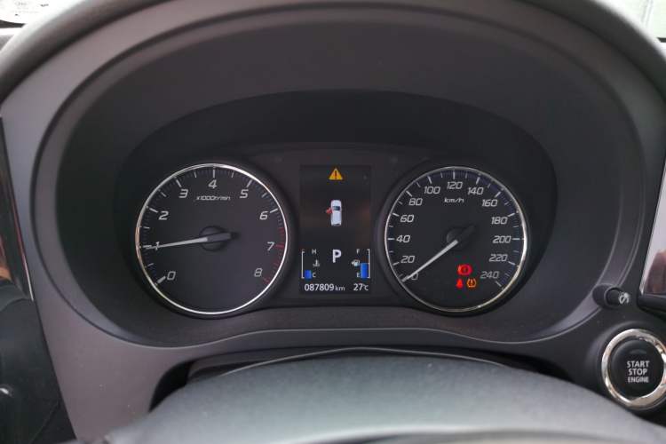 Used Mitsubishi Outlander 2019 2.0L Two-Wheel Drive Comfort Edition 5 Seats China V Standard Instrument Cluster
