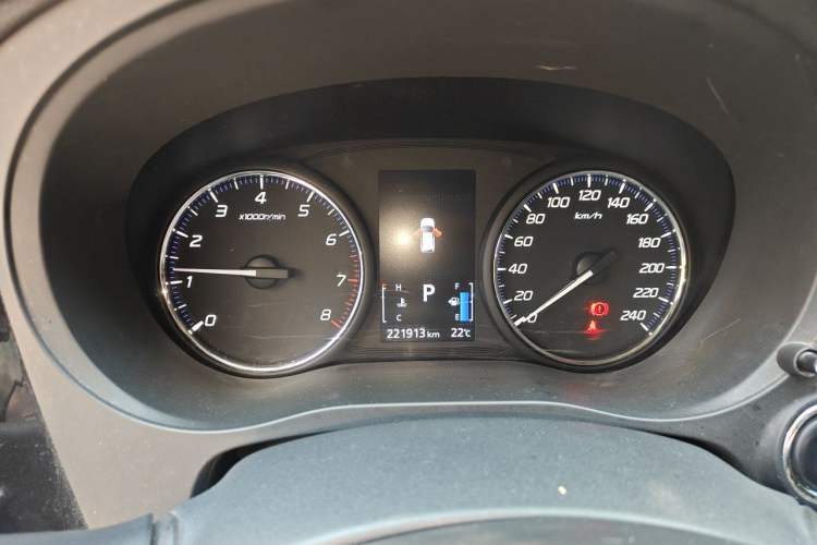 Used Mitsubishi Outlander 2019 2.0L Two-Wheel Drive Comfort Edition 5 Seats China V Standard Instrument Cluster
