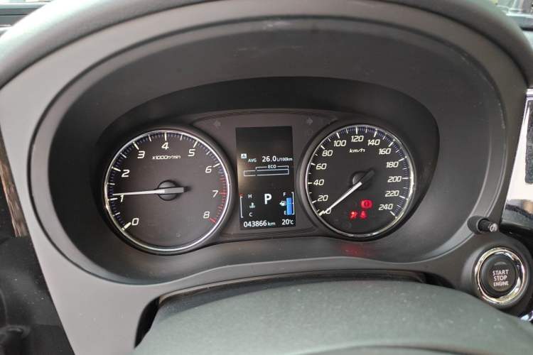 Used Mitsubishi Outlander 2019 2.0L Two-Wheel Drive Comfort Edition 5 Seats China VI Standard Instrument Cluster