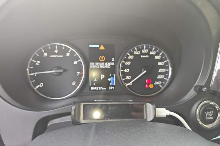 Used Mitsubishi Outlander 2019 2.4L 4x4 Zhi Xiang Edition 7 Seats China VI Standard Instrument Cluster
