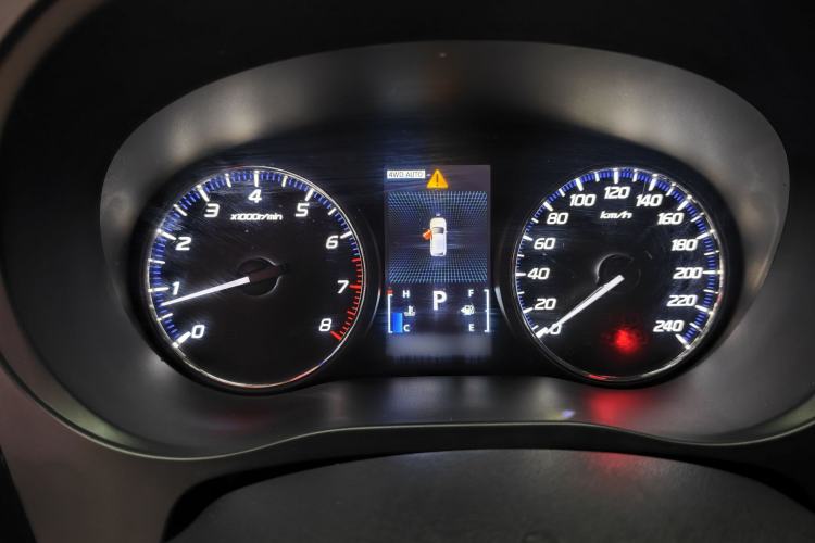Used Mitsubishi Outlander 2019 2.4L 4x4 Zhi Xiang Edition 5 Seats China VI Standard Instrument Cluster