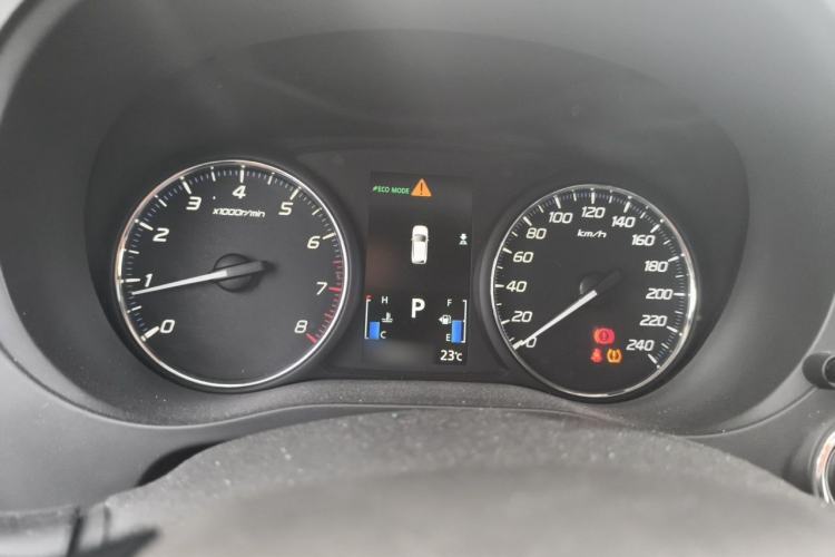 Used Mitsubishi Outlander 2019 2.0L Two-Wheel Drive Comfort Edition 5 Seats China V Standard Instrument Cluster