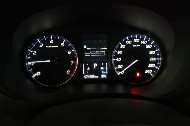 Used Mitsubishi Outlander 2019 2.0L Two-Wheel Drive Comfort Edition 7-Seater China VI Standard Instrument Cluster