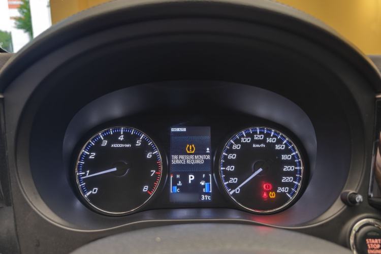 Used Mitsubishi Outlander 2019 2.4L 4x4 Zhi Xiang Edition 5 Seats China V Emission Standard Instrument Cluster
