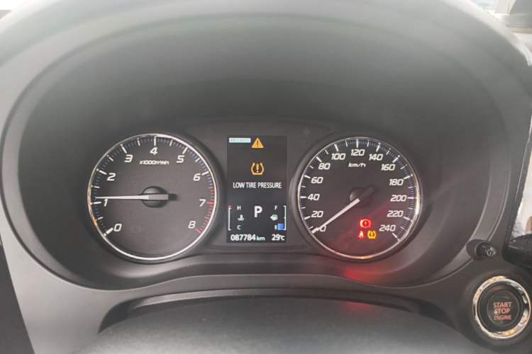 Used Mitsubishi Outlander 2019 2.4L 4x4 Zhi Xiang Edition 7 Seats China VI Standard Instrument Cluster