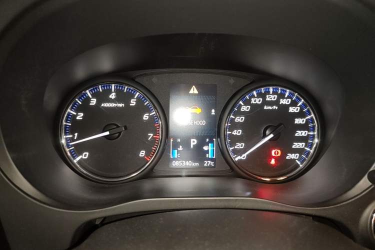 Used Mitsubishi Outlander 2019 2.0L Two-Wheel Drive Comfort Edition 5 Seats China VI Standard Instrument Cluster