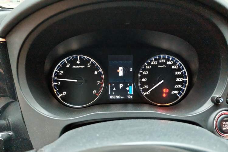 Used Mitsubishi Outlander 2019 2.0L Two-Wheel Drive Comfort Edition 5 Seats China VI Standard Instrument Cluster