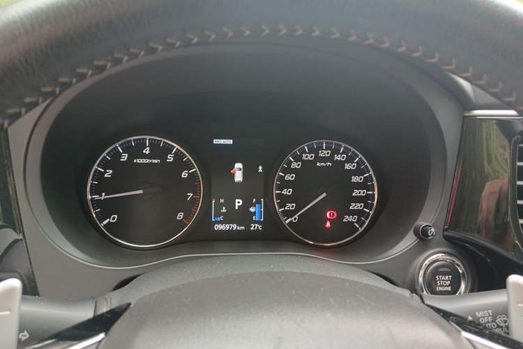 Used Mitsubishi Outlander 2019 2.4L 4x4 Zhi Xiang Edition 7 Seats China VI Standard Instrument Cluster