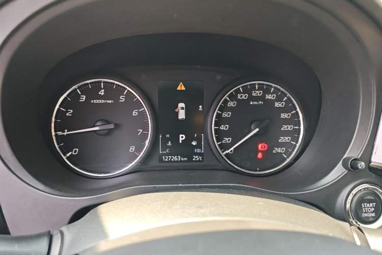 Used Mitsubishi Outlander 2019 2.0L Two-Wheel Drive Comfort Edition 5 Seats China V Standard Instrument Cluster
