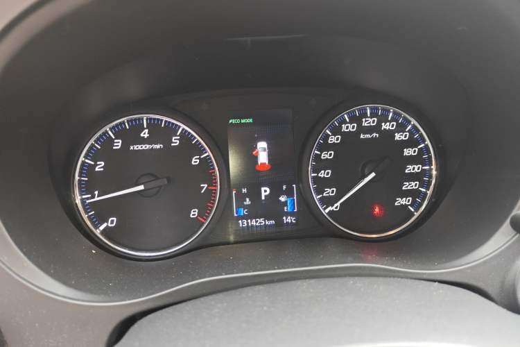 Used Mitsubishi Outlander 2019 2.0L Two-Wheel Drive Comfort Edition 5 Seats China V Standard Instrument Cluster