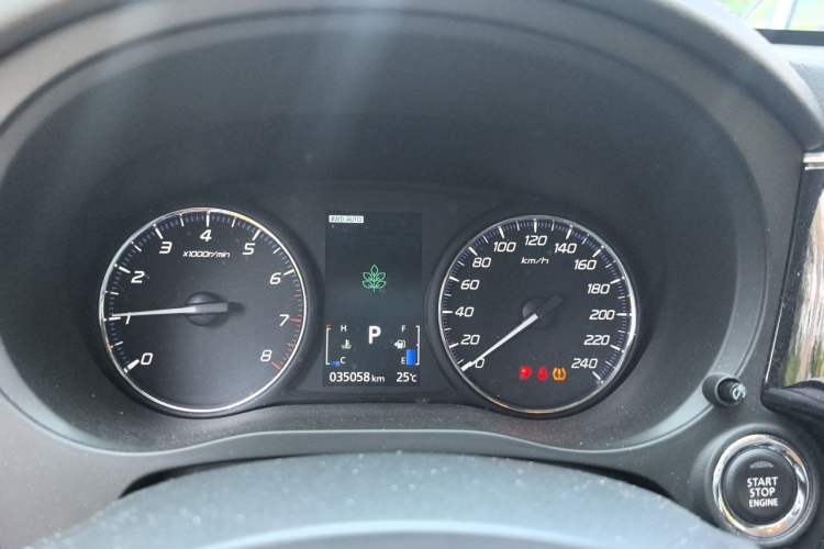 Used Mitsubishi Outlander 2019 2.4L 4x4 Zhi Xiang Edition 7 Seats China VI Standard Instrument Cluster