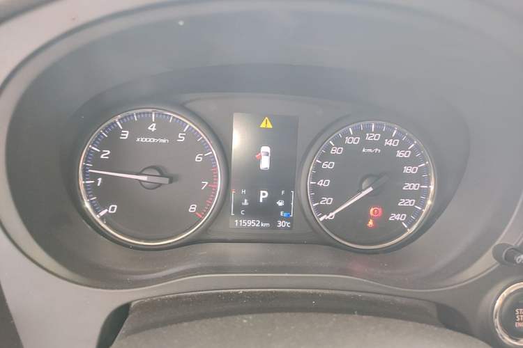 Used Mitsubishi Outlander 2019 2.0L Two-Wheel Drive Comfort Edition 5 Seats China V Standard Instrument Cluster