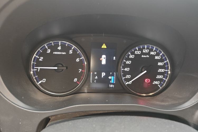 Used Mitsubishi Outlander 2019 2.0L Two-Wheel Drive Comfort Edition 5 Seats China VI Standard Instrument Cluster