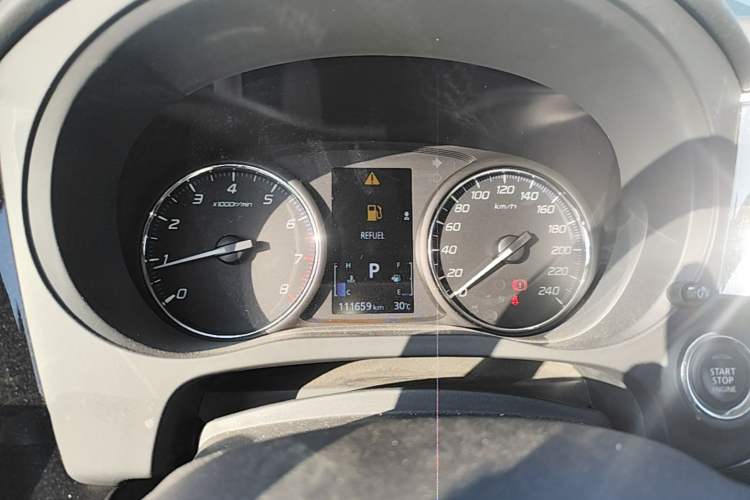 Used Mitsubishi Outlander 2019 2.0L Two-Wheel Drive Comfort Edition 5 Seats China VI Standard Instrument Cluster