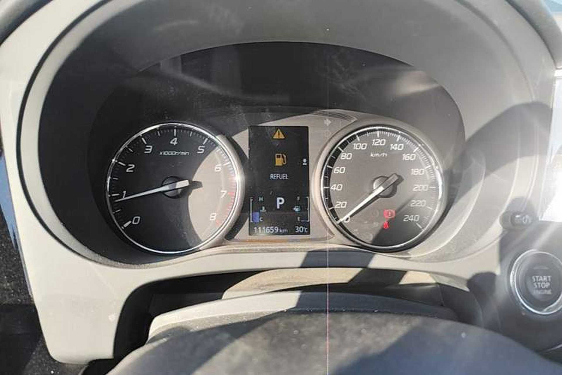 Used Mitsubishi Outlander 2019 2.0L Two-Wheel Drive Comfort Edition 5 Seats China VI Standard Instrument Cluster