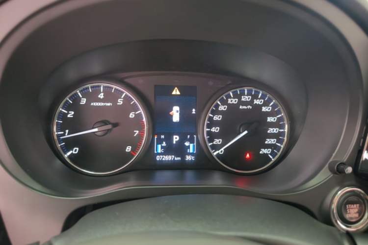 Used Mitsubishi Outlander 2019 2.0L Two-Wheel Drive Comfort Edition 5 Seats China VI Standard Instrument Cluster