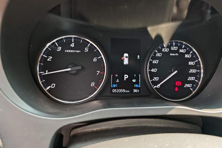 Used Mitsubishi Outlander 2019 2.0L Two-Wheel Drive Comfort Edition 5 Seats China V Standard Instrument Cluster