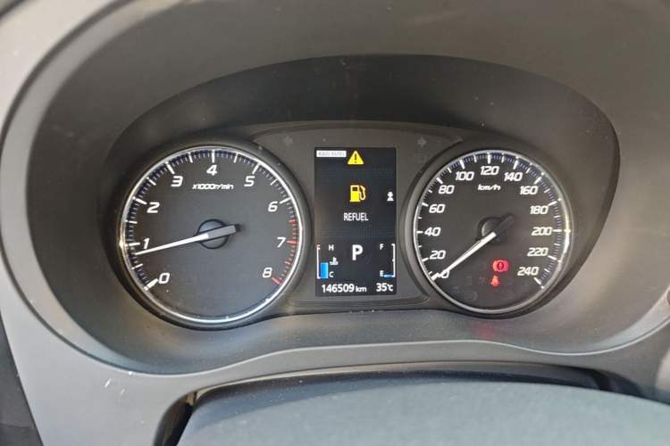 Used Mitsubishi Outlander 2019 2.4L 4x4 Zhi Xiang Edition 7 Seats China VI Standard Instrument Cluster