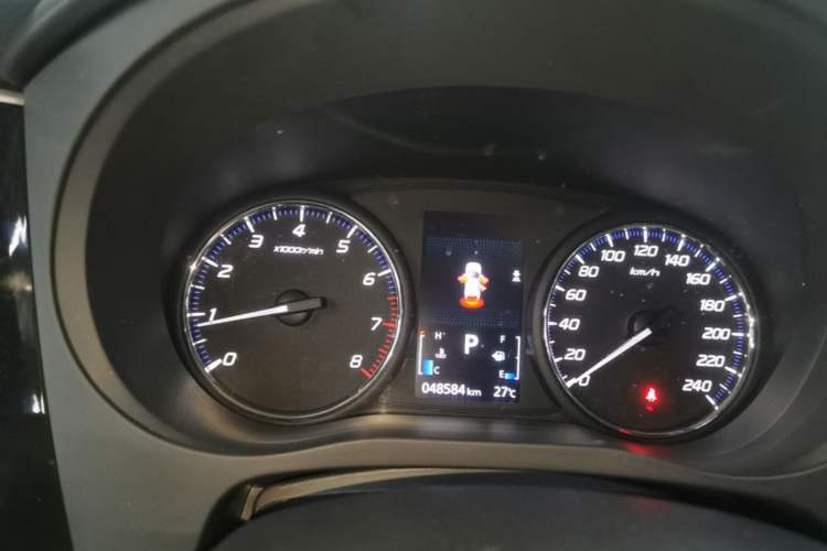 Used Mitsubishi Outlander 2019 2.0L Two-Wheel Drive Comfort Edition 5 Seats China V Standard Instrument Cluster