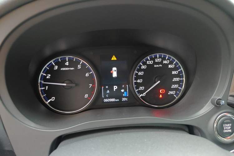 Used Mitsubishi Outlander 2019 2.0L Two-Wheel Drive Comfort Edition 5 Seats China VI Standard Instrument Cluster
